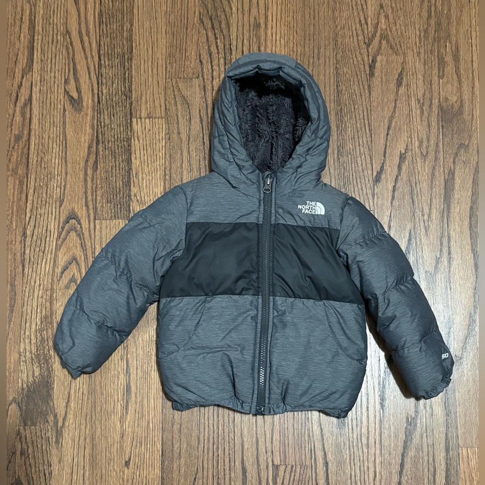 North Face Toddler Boys Down hooded jacket 550 fill grey 3T